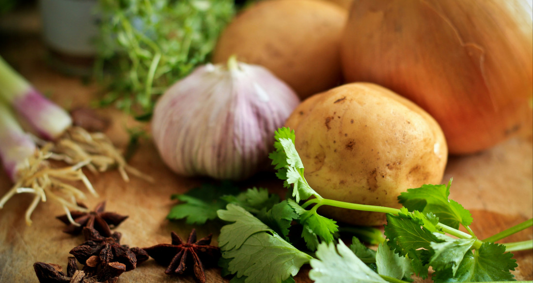 Como o dimensionamento da embalagem reduz o desperdício de alimentos